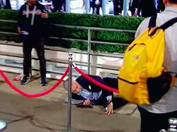 ¡Penal, juez! Brutal caída de José Mourinho en el estadio de Wembley