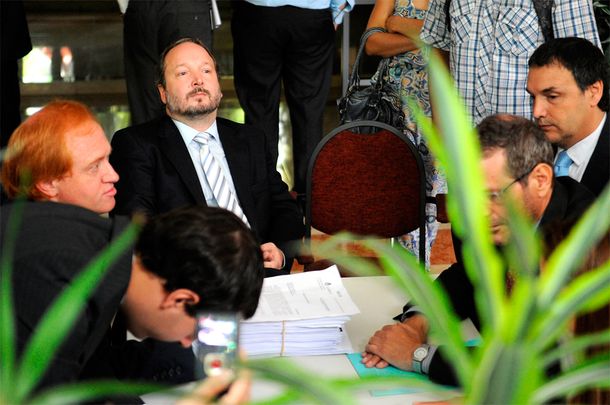 Sabbatella notificó al Grupo Clarín el inicio de la transferencia de oficio de sus licencias