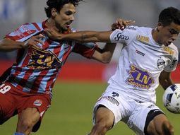 Arsenal goleó a Quilmes y quedó como único escolta de Godoy Cruz