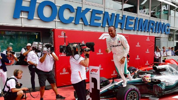 Hamilton vuelve a liderar la F1 tras una remontada espectacular en Alemania