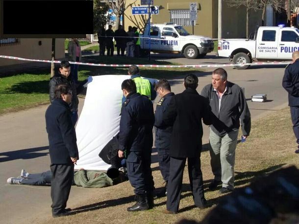 Esperaba el colectivo para ir al colegio y lo mataron de un tiro en el pecho para robarle