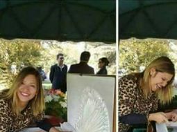 Se sacó fotos riéndose al lado del ataúd de su ex