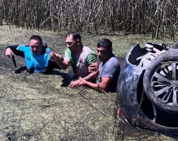 Aguas Verdes: una persecución de película terminó con un auto volcado y un ladrón detenido