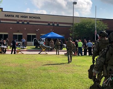 Tiroteo en una escuela de Texas: hay al menos 10 muertos