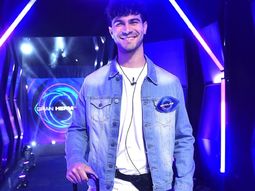 Nicolás se quitó el micrófono para hablar con Bautista y quedó al borde de la sanción