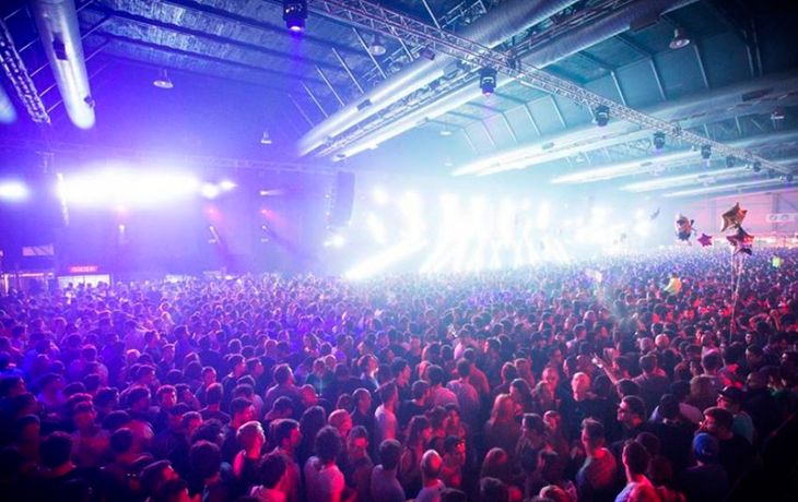 Dos internados en una fiesta electrónica