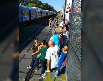 Una mujer murió tras ser arrollada por una formación del Tren Sarmiento en Flores