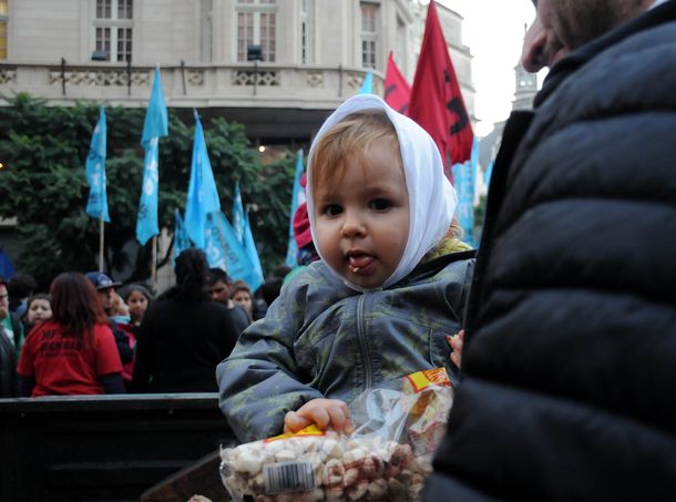 Masiva marcha a Plaza de Mayo