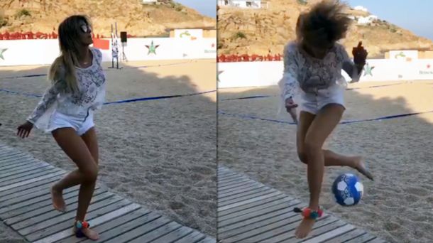 Cande Ruggeri jugando al fútbol