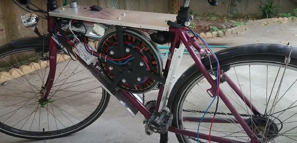 Videos: la sorprendente bicicleta que alcanza los 110 km/h