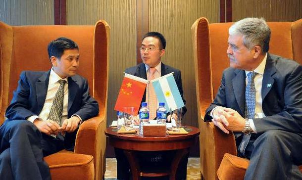 Buscan inversores en China para construir hidroeléctricas en Santa Cruz