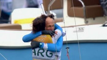 revivi el final de la regata en la que lange y carranza ganaron el oro olimpico revivi el final de la regata en la que lange y carranza ganaron el oro olimpico