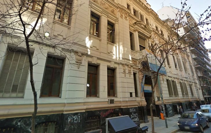 El posteo machista de un profesor del Colegio Pellegrini contra una alumna