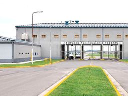 Allanan la cárcel de Ezeiza por la causa de espionaje ilegal durante el macrismo