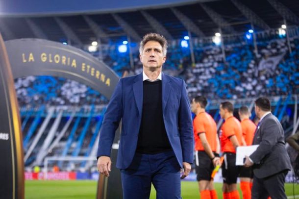 El análisis de Guillermo Barros Schelotto tras la eliminación de Vélez en Copa Libertadores: Morimos de pie