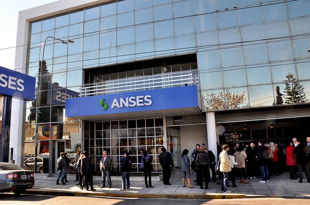 El Gobierno anunciaría una suba del 22% en las asignaciones familiares