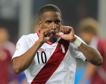 Perú derrotó a Venezuela con dos goles de Farfán