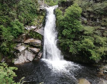 Tragedia en Córdoba: un hombre de 35 años murió ahogado tras tirarse a una cascada