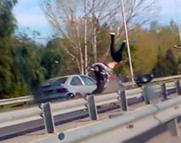 A contramano atropelló a una pareja