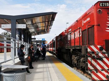 Lo condenaron a 7 años de prisión por robar $ 30 a un pasajero en un tren