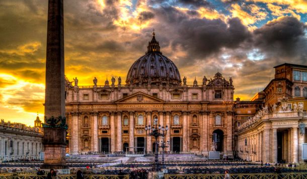 Escándalo en Italia: denuncian orgías gay y taxi boys en las Iglesias