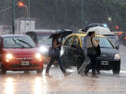Rige un alerta por fuertes tormentas y caída de granizo en la Ciudad