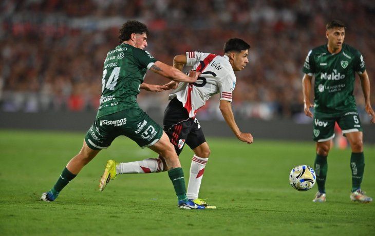 Sonríe Chacho: River dominó de punta a punta a Sarmiento y le ganó 2-0 Sonríe Chacho: River dominó de punta a punta a Sarmiento y le ganó 2-0