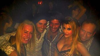 charlotte estreno su escote en la noche portena charlotte estreno su escote en la noche portena