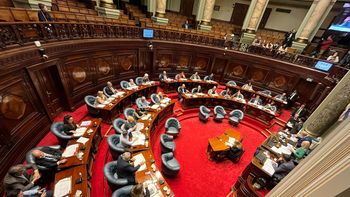 La Cámara de Senadores del Uruguay enfrenta su última semana del año con el proyecto de prisión domiciliaria. La Cámara de Senadores del Uruguay enfrenta su última semana del año con el proyecto de prisión domiciliaria.