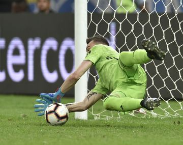 VIDEO: los dos penales que atajó Armani en Cruzeiro - River