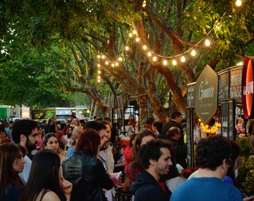 Festival nocturno de Food Trucks en Palermo
