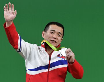 Le pidió perdón al presidente de su país por solo ganar la plateada