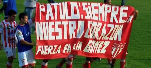 El homenaje de los jugadores de Atlético Paraná a Cristian Gómez
