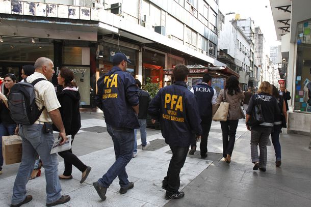 Fuerte operativo del Banco Central y la Policía por cuevas en el Centro porteño