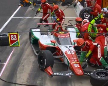 Terror en Indianápolis: un piloto perdió los frenos y atropelló a su equipo