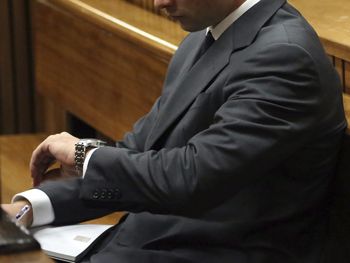 Pistorius se declaró inocente de matar a su novia en el comienzo del juicio