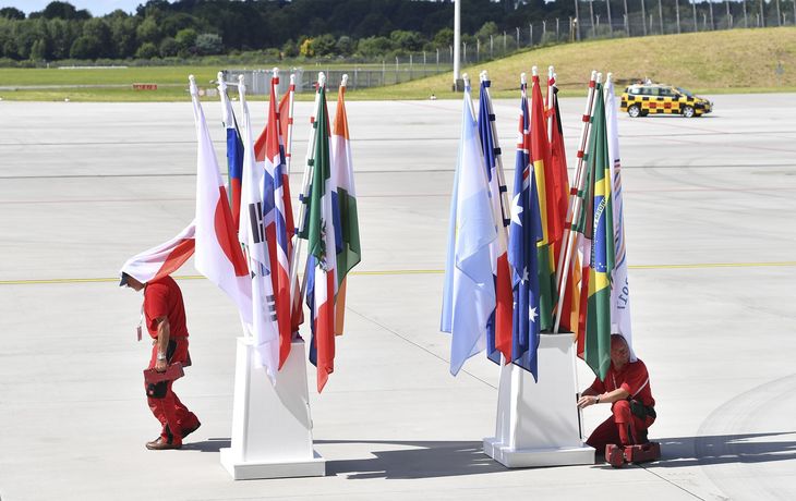 Preparativos para el G20 con las banderas de los países participantes