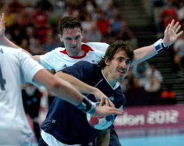 El handball consiguió el primer triunfo en la historia