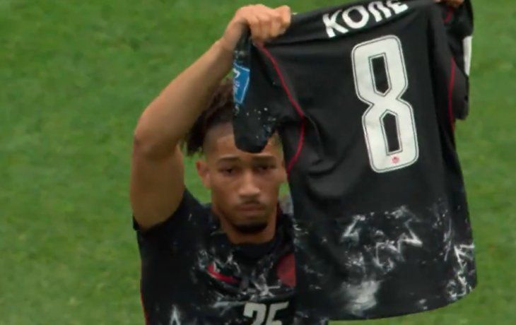 El homenaje de Nathan Saliba para Ismael Koné en el cuarto gol de Canadá.