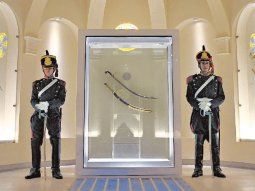 un descendiente de rosas destrozo a milei por decretar que el sable de san martin vuelva a granaderos un descendiente de rosas destrozo a milei por decretar que el sable de san martin vuelva a granaderos