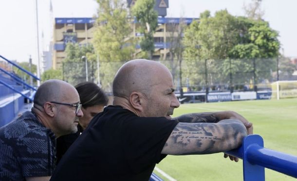 El DT de la Selección se hizo presente en Casa Amarilla