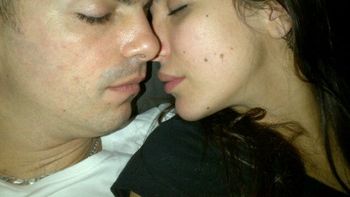 Andrea Rincón y Ale Sergi duermen la siesta juntos Andrea Rincón y Ale Sergi duermen la siesta juntos