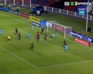 El errado del año: Kevin Silva falló un gol increíble ante un Riestra que no lo perdonó