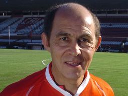 El Bocha ganó 14 títulos en el Rojo El Bocha ganó 14 títulos en el Rojo