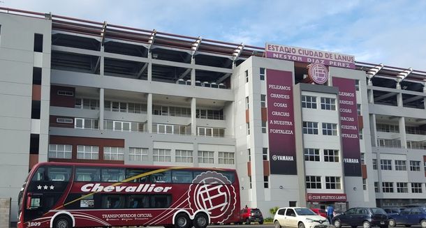 Apuntan al presidente de Lanús por delitos en la compra de jugadores
