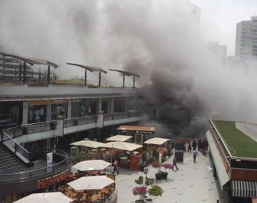 Incendio en shopping de Lima, Perú