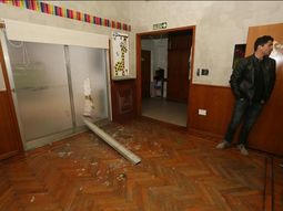 dos chicos resultaron heridos en un jardin al caer una viga de hierro