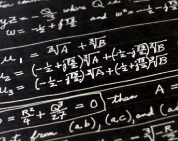 El truco que adivina tu edad y qué talle calzás