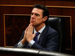 #panamapapers: renuncio el ministro espanol que se peleo con kicillof #panamapapers: renuncio el ministro espanol que se peleo con kicillof