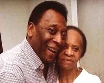 Tiene 100 años: la madre de Pelé aún no sabe que murió O Rei